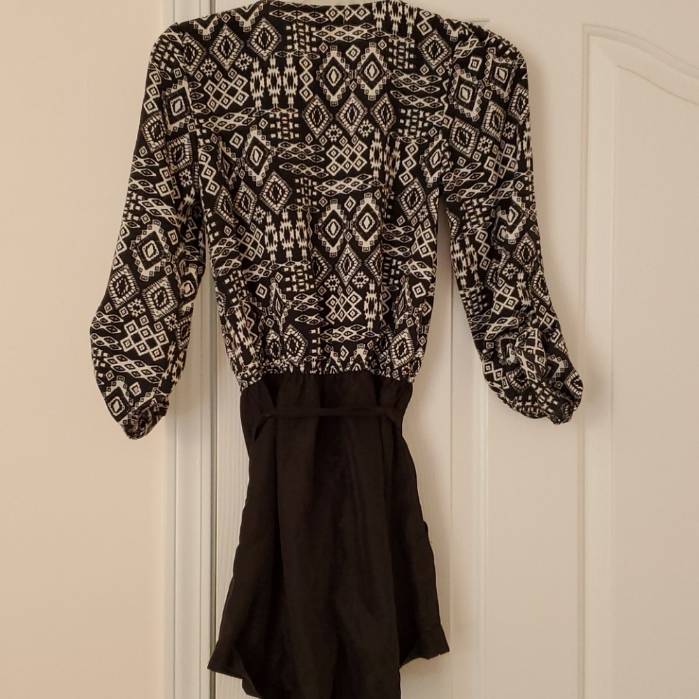 Jumper - Picture 2 of 2